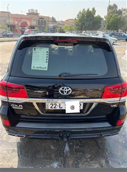 تۆیۆتا لاند کروزەر